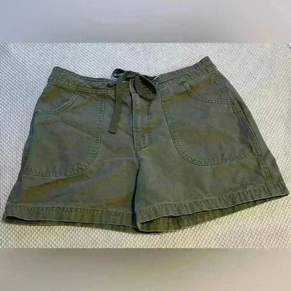 St. John's Bay Pants - St Johns Bay Womens size 4 khaki Green Casual Shorts